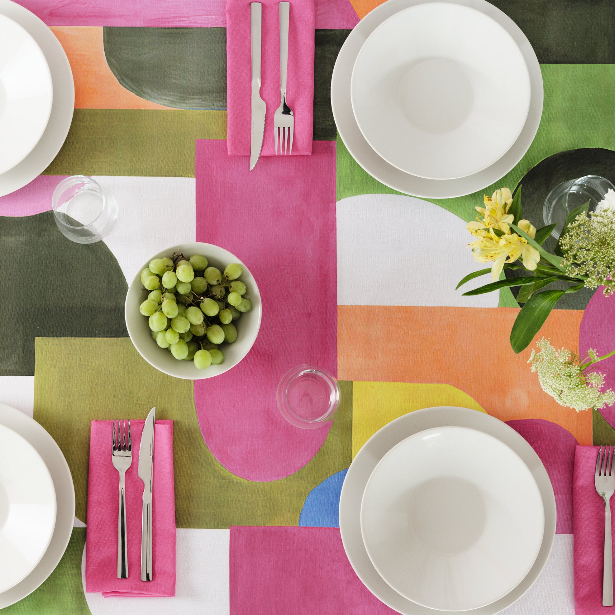 Dundee 100% cotton stain-resistant resin tablecloth